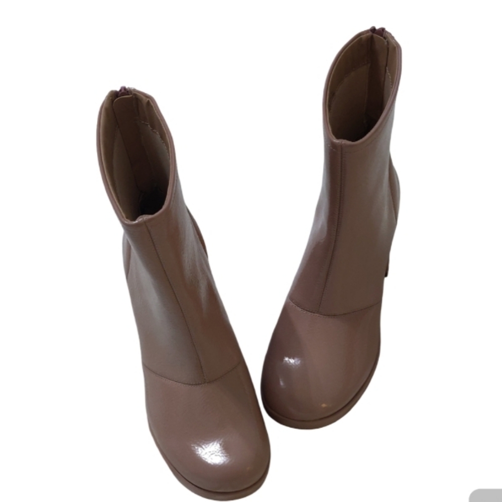 Journee Collection Nude Boots. - Picture 2 of 12